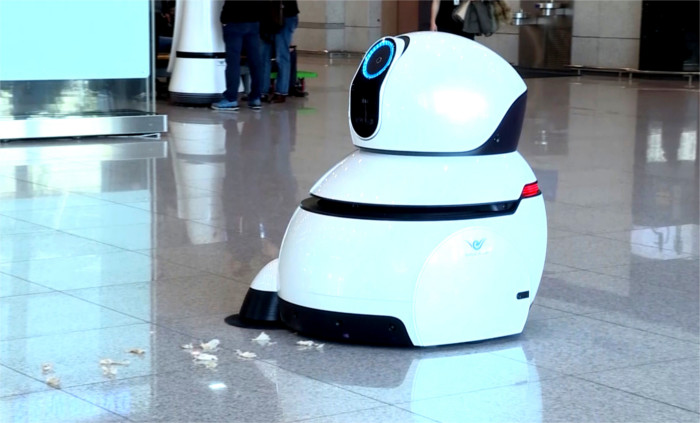 airport cleaning robot 1