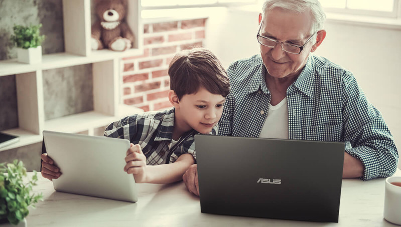 Cómo elegir una laptop ASUS para tus abuelitos