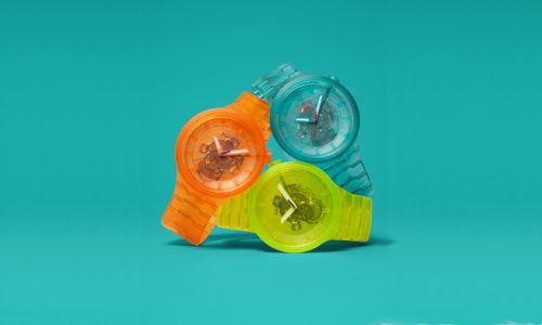 Prepárate para una explosión de felicidad con la colección ligera y transparente COLORS OF JOY de Swatch