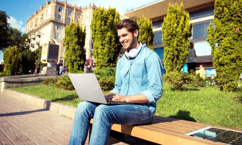 Cómo elegir una laptop para un estudiante universitario